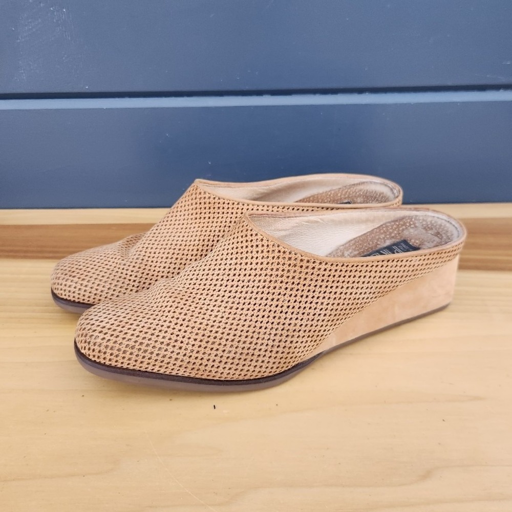 Vintage Prevata Tan‎ Mules